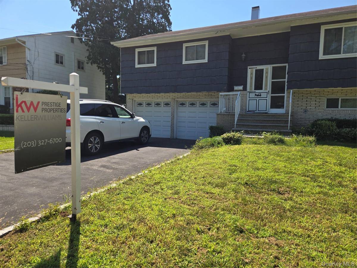 769 Iris PL, West Hempstead, NY 11552