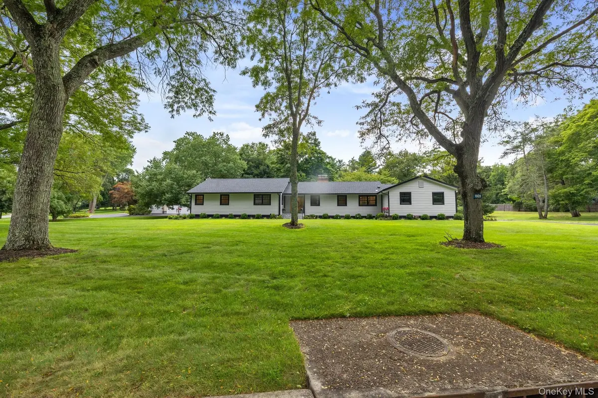 19 MICHAELS LN, Old Brookville, NY 11545