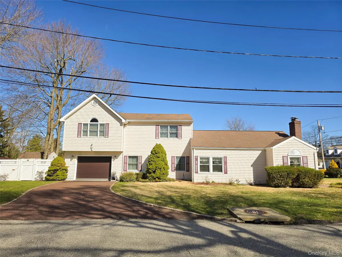 43 Fort Hill RD, Huntington, NY 11743