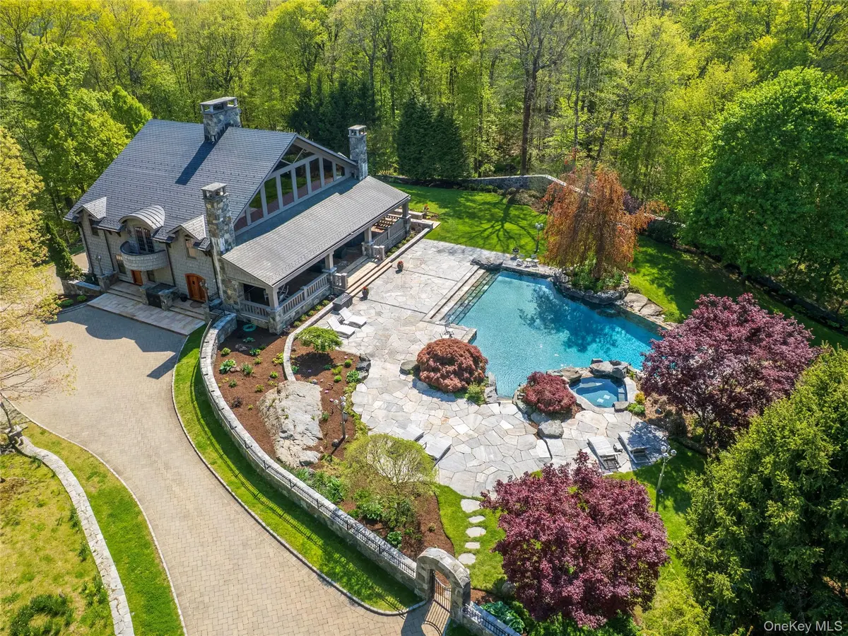 68 Quarry LN, Bedford, NY 10506