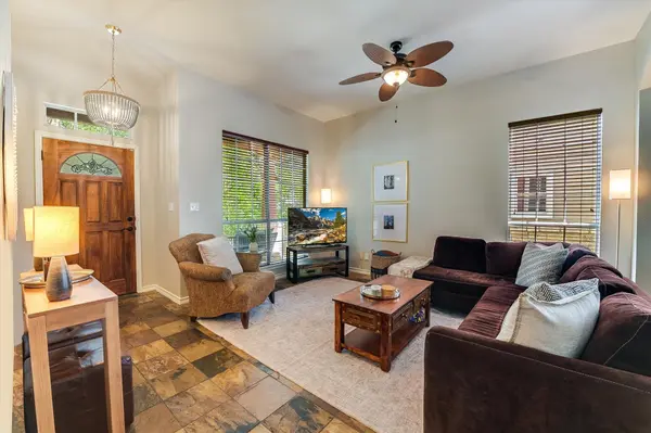 915 Garner Ave, Austin, TX 78704