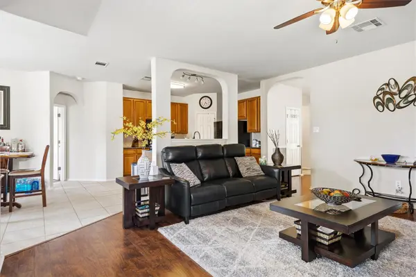 1215 Utopia LN, Hutto, TX 78634