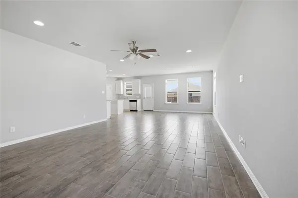 105 Quiet Man DR, Jarrell, TX 76537