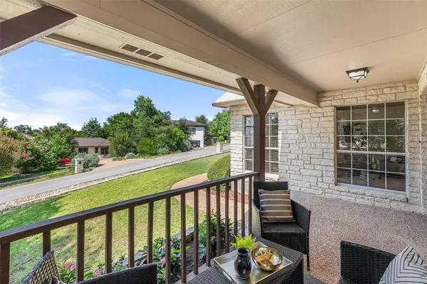 109 Schooner DR, Lakeway, TX 78738