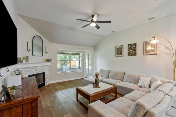 113 Hanstrom DR, Hutto, TX 78634
