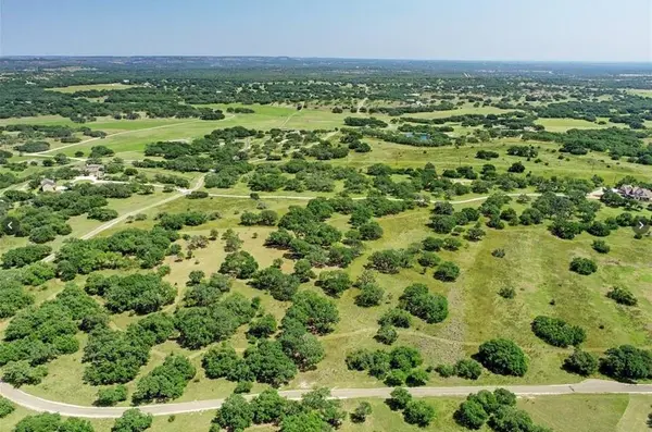 920 Crosswind DR, Blanco, TX 78606