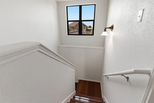 602 Yosemite TRL, Taylor, TX 76574