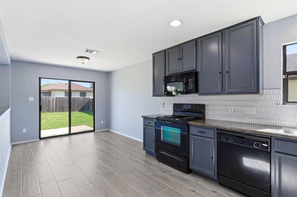 602 Yosemite TRL, Taylor, TX 76574