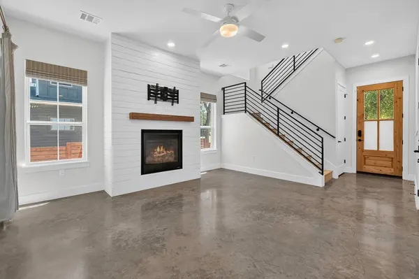 11005 7th ST, Jonestown, TX 78645