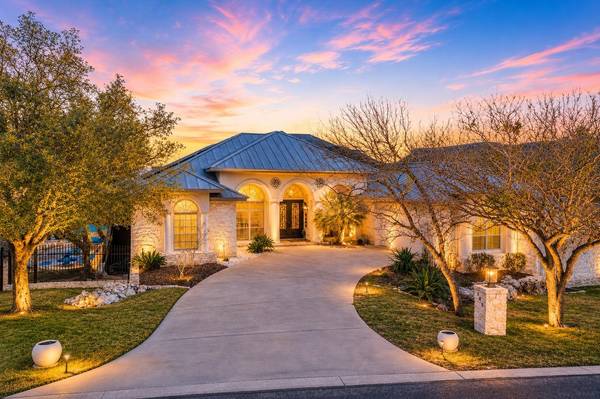 303 Left LN, Horseshoe Bay, TX 78657