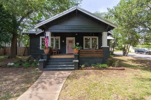 902 W Hopkins ST, San Marcos, TX 78666