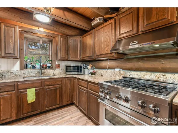 212 Valley, Lyons, CO 80540