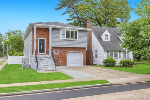 209 N Grove ST, Valley Stream, NY 11580