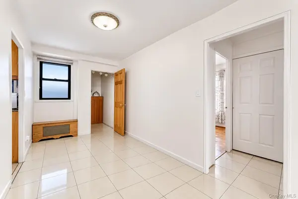 61-15 98th ST #16H, Rego Park, NY 11374