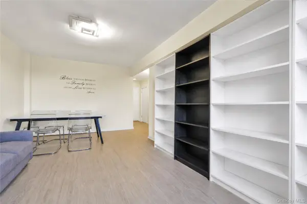 28-02 Parsons BLVD #4E, Flushing, NY 11354