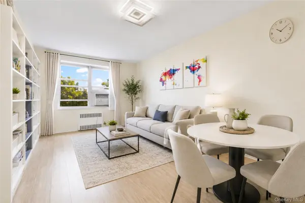 28-02 Parsons BLVD #4E, Flushing, NY 11354