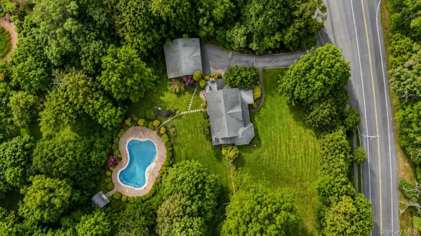 193 Pidgeon Hill RD, South Huntington, NY 11746