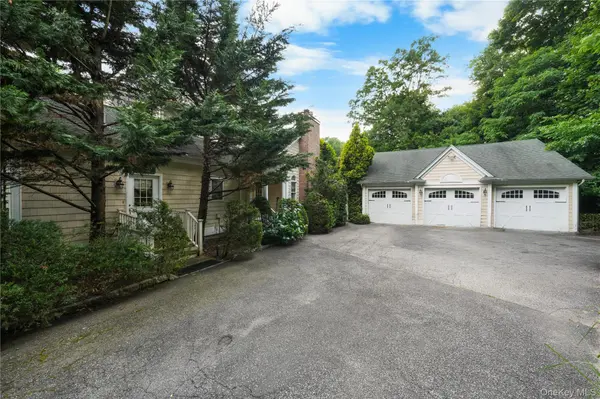 193 Pidgeon Hill RD, South Huntington, NY 11746