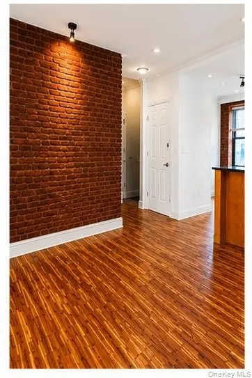 21-15 33st #4, Astoria, NY 11105