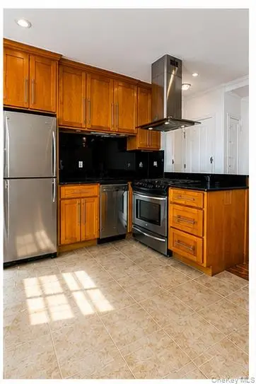 21-15 33st #4, Astoria, NY 11105