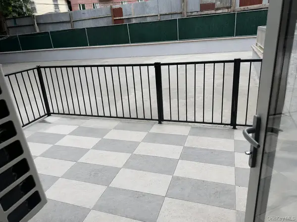 3215 Leavitt ST #1C, Flushing, NY 11354