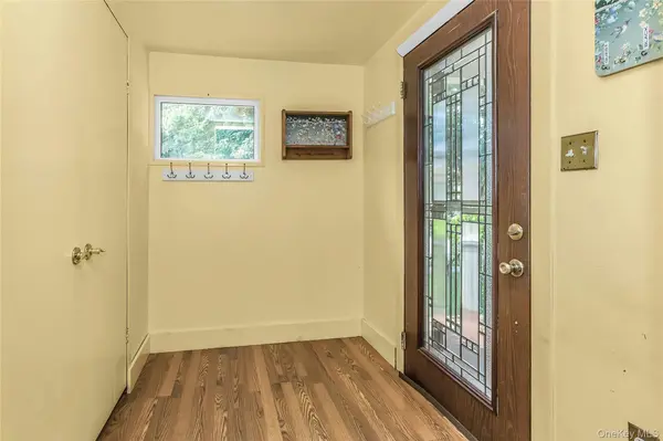 43 Elm ST, Lynbrook, NY 11563