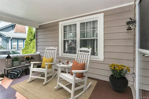 43 Elm ST, Lynbrook, NY 11563