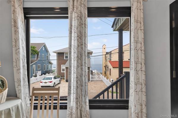 6 Howard RD, Bayville, NY 11709