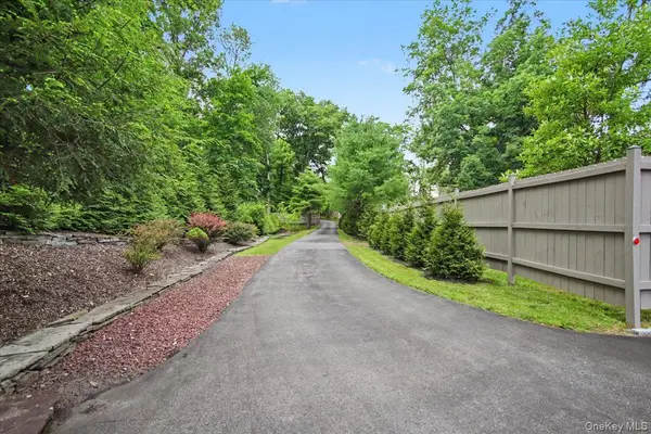 70 Camp DR, Rhinebeck, NY 12572