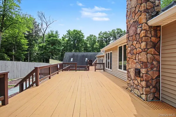 70 Camp DR, Rhinebeck, NY 12572