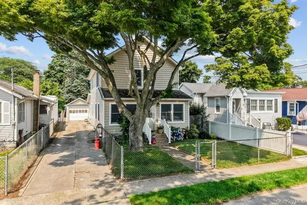 81 Wilson AVE, Amityville, NY 11701
