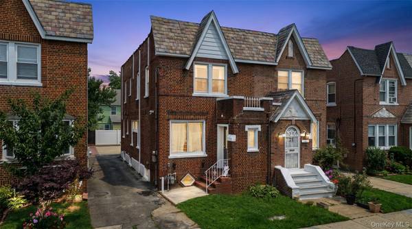 9431 239th ST, Floral Park, NY 11001