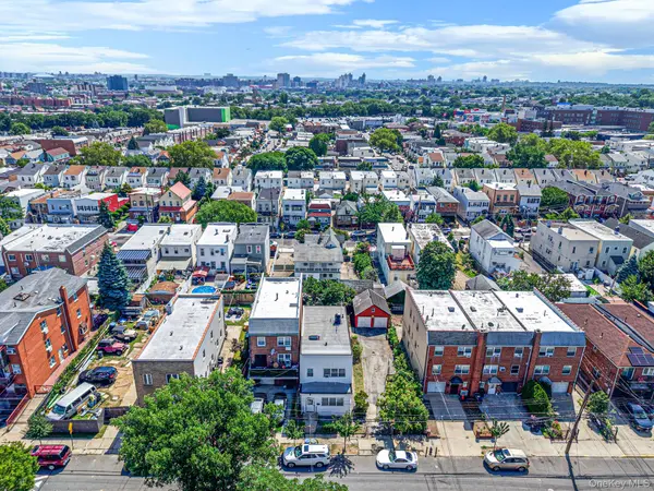 52-67 72nd ST, Maspeth, NY 11378