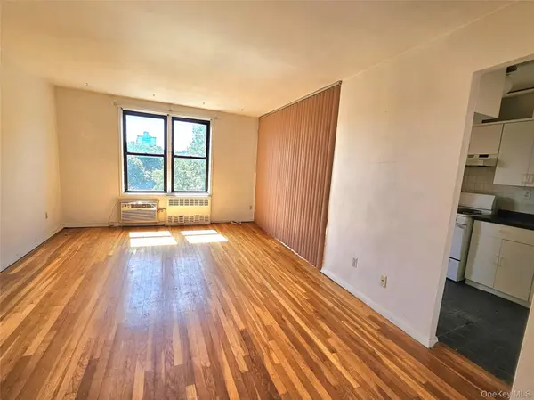 87-01 Midland Pkwy #7D, Jamaica Estates, NY 11432
