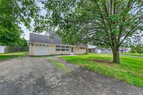 38 Indian Springs LN, Kingston, NY 12401