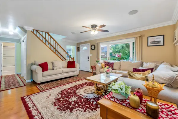 2362 6th ST, East Meadow, NY 11554