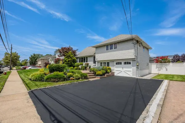 286 E Lexington AVE, Oceanside, NY 11572