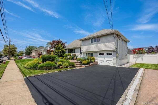 286 E Lexington AVE, Oceanside, NY 11572