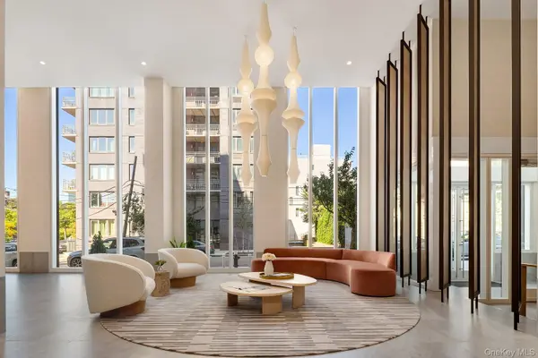 30-55 Vernon BLVD #2H, Astoria, NY 11102