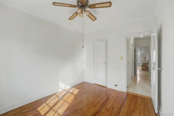 5904 146th ST, Flushing, NY 11355