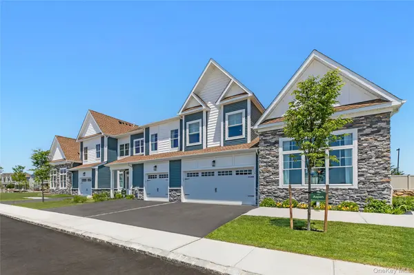 3 Juniper LN #94, Yaphank, NY 11980