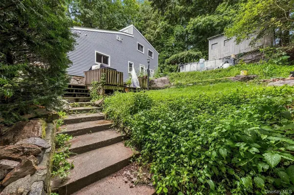 256 Haviland DR, Patterson, NY 12563