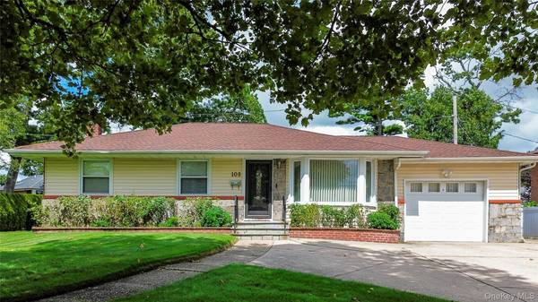 108 Marcus AVE, New Hyde Park, NY 11040