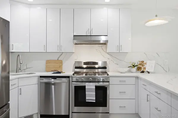 19-25 22nd RD, Astoria, NY 11105