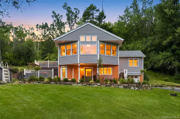 412 Laroe RD, Chester, NY 10918