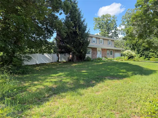 7 Estates DR, Port Jefferson Station, NY 11776