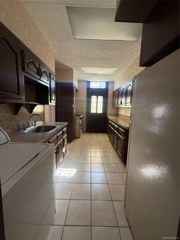 868 Morris Park AVE, Bronx, NY 10462