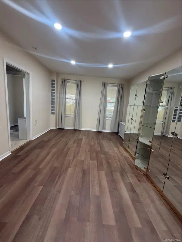 868 Morris Park AVE, Bronx, NY 10462