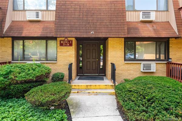 24 Richard CT, Pomona, NY 10970