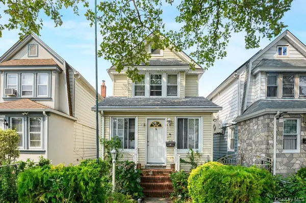 9344 Vanderveer ST, Queens Village, NY 11428